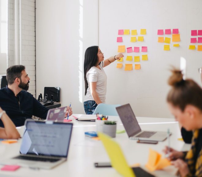 Versioning : Maîtriser l’évolution de vos projets grâce aux logiciels de contrôle et découvrir leur importance stratégique pour les entreprises.