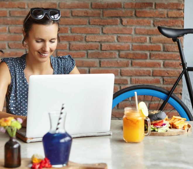 L’intelligence artificielle peut-elle pleinement remplacer un rédacteur web ?